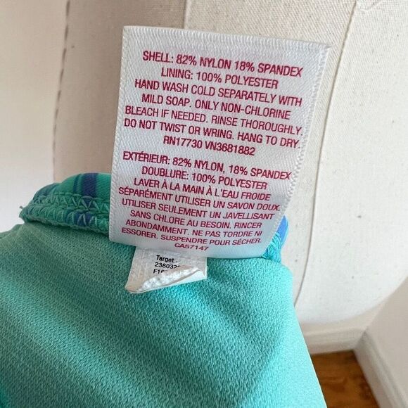 No Boundaries Junior’s Bikini Top Size Medium Aqua with Tropical Florals in Pink - Picture 11 of 11